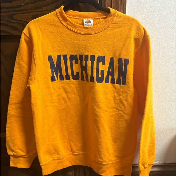 Unisex Y2k 2000s Yellow university of  Michigan go blue Men sweatshirt small - Picture 1 of 7